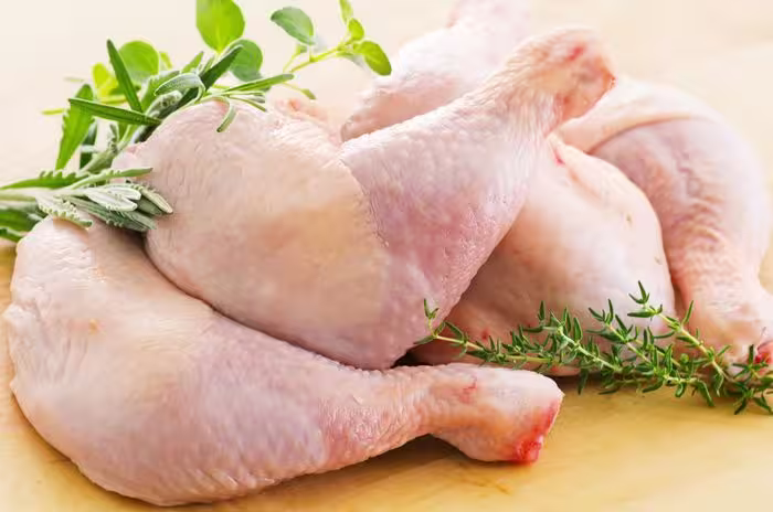 Muslo y cuarto de pollo en Pollos Pako San Carlos Costa Rica